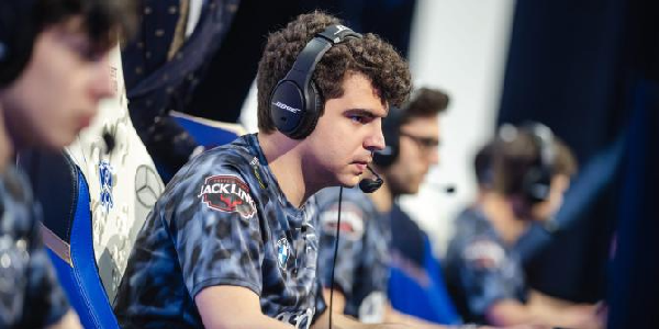 不当言论官方迅速禁赛！LOL职业选手称女性经期不宜参赛！